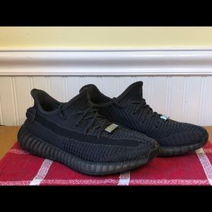 Yeezy boost 350 pirate black